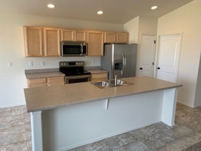 Foto del edificio - 3bd 2ba -  Ranch-Style Living in Northwest Loveland