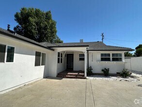 Building Photo - 20336 Cantara St