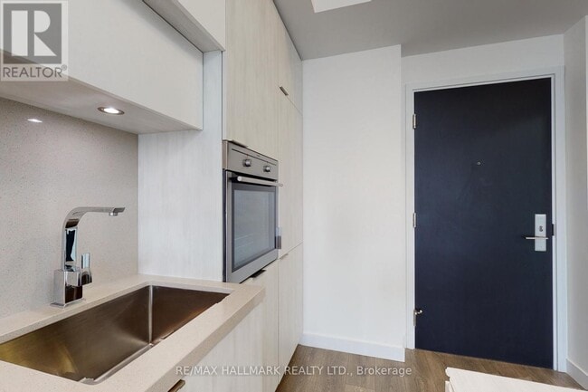 Building Photo - 4203-4208 EGLINTON Ave