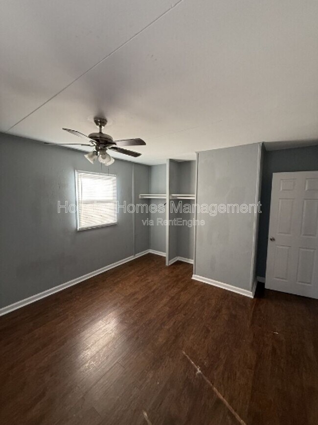 Foto del edificio - 4715 E 33rd St