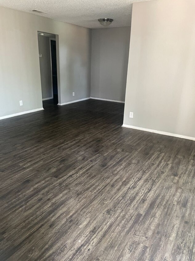 Primary Photo - 2411 E 55th Pl