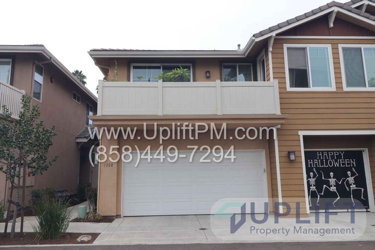 Primary Photo - 3 Bedroom 2.5 Bathroom Townhouse in Ramona...