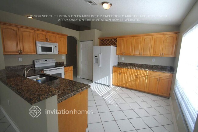 Building Photo - 2912 SW 174th Ave