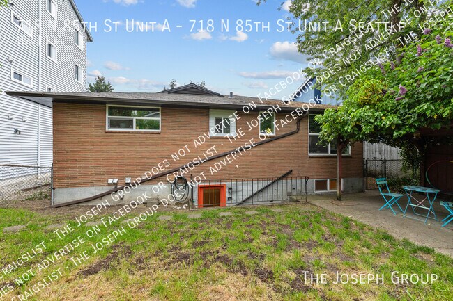Foto del edificio - 718 N 85th St