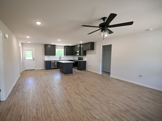 Foto del edificio - New Home Built 2025 Spring Town TX 3 Bedro...