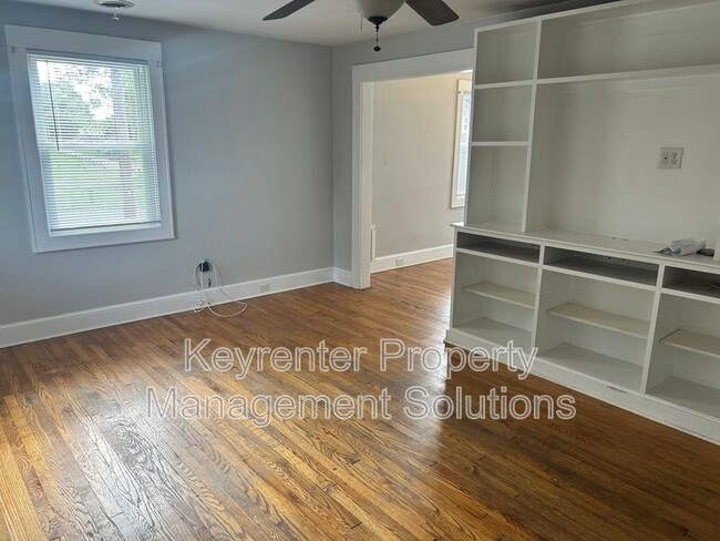Building Photo - 501 Sherwood Ave
