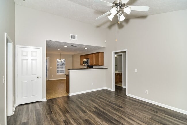 Foto del edificio - 177 Howard Woody Dr