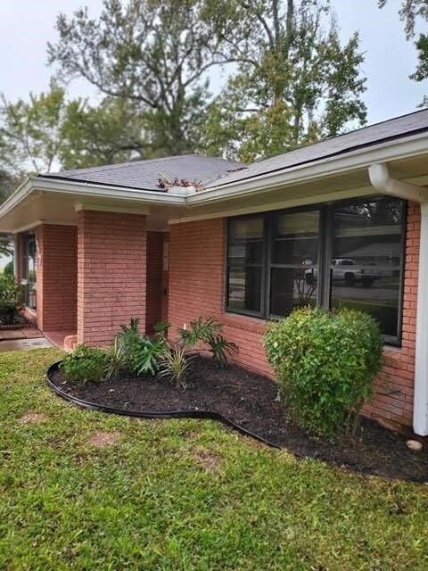 Building Photo - 1017 Oak Dr