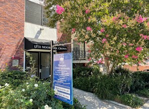 Building Photo - 12712 Moorpark St