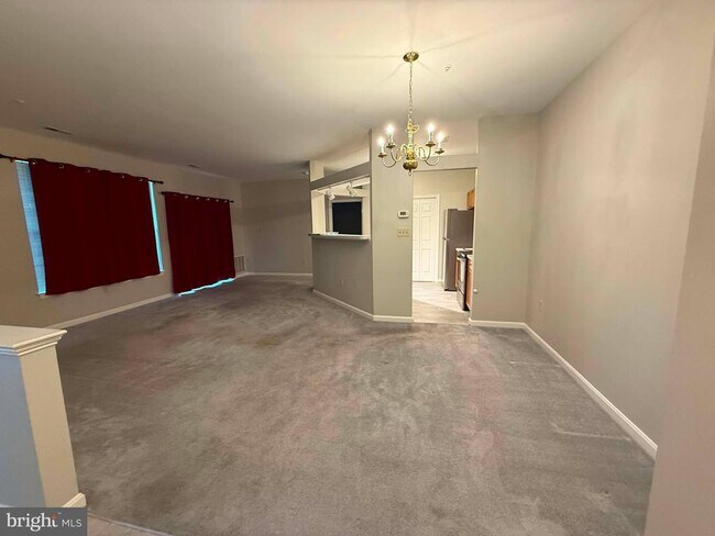 Building Photo - 8204 Blue Heron Dr