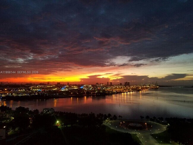 Foto del edificio - 50 Biscayne Blvd