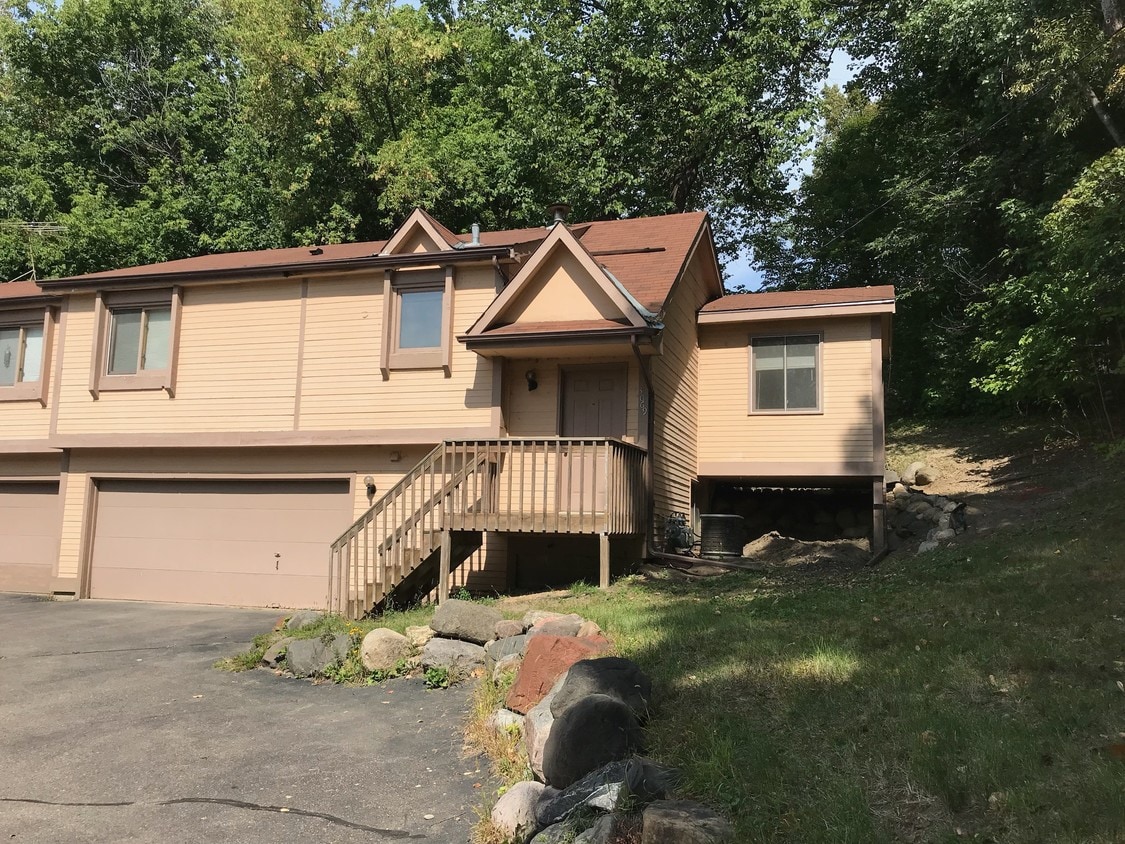 3069 Dundee Ln, Mound, MN 55364 Townhome Rentals in Mound MN