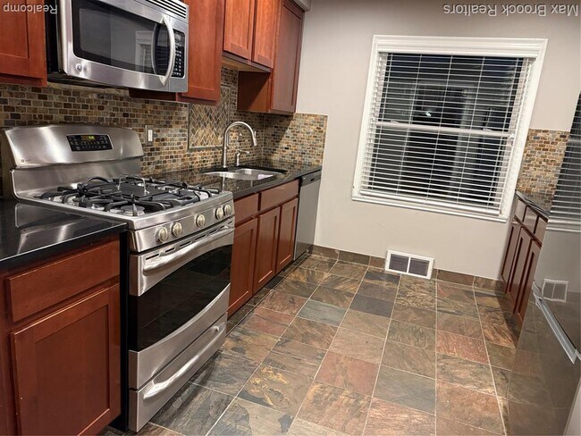 Foto del edificio - 1773 Villa Rd