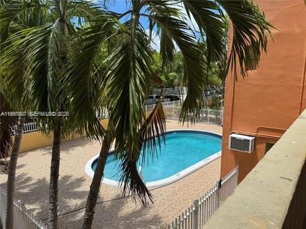 Foto del edificio - 1821 NE 168th St