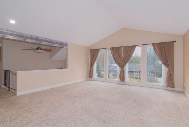 Foto del edificio - 4 Bed 3 Bath North Side Home nearly 2400 s...