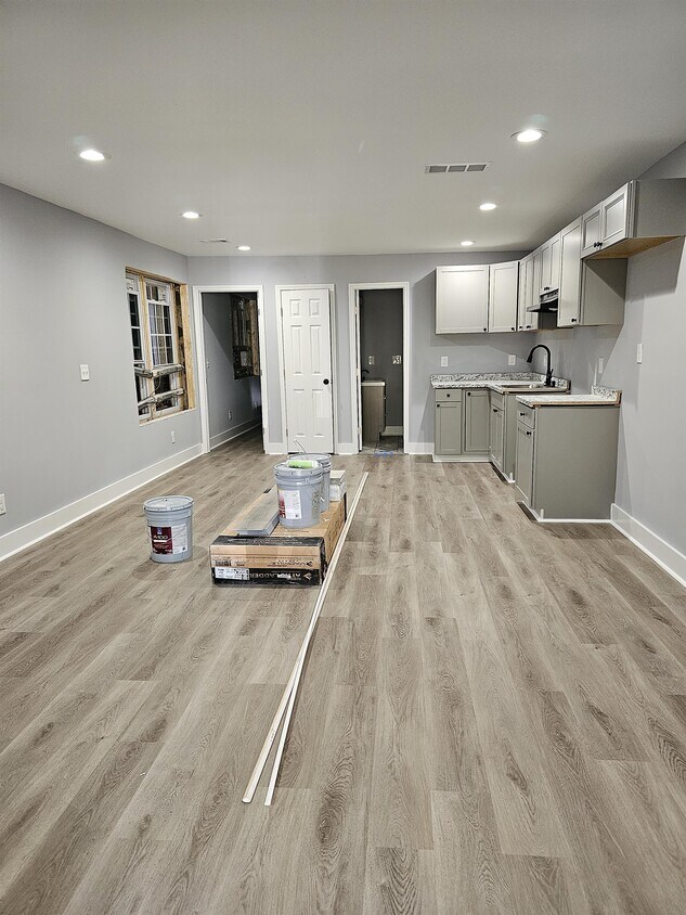 Foto principal - 2402 B St
