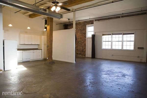 Building Photo - 1707 S Ervay St