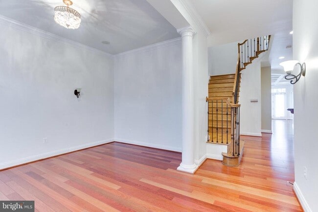 Building Photo - 18353 Fairway Oaks Square