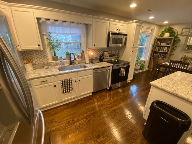 Building Photo - 1116 Sheffield Dr