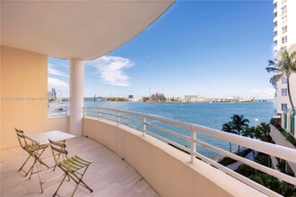 Building Photo - 888 Brickell Key Dr