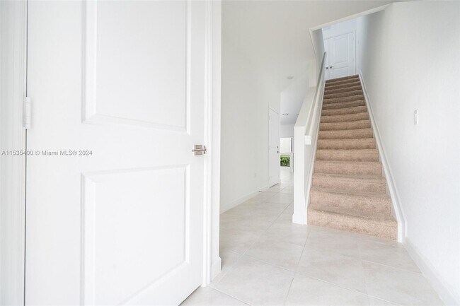 Foto del edificio - 1110 SW 7th Ct