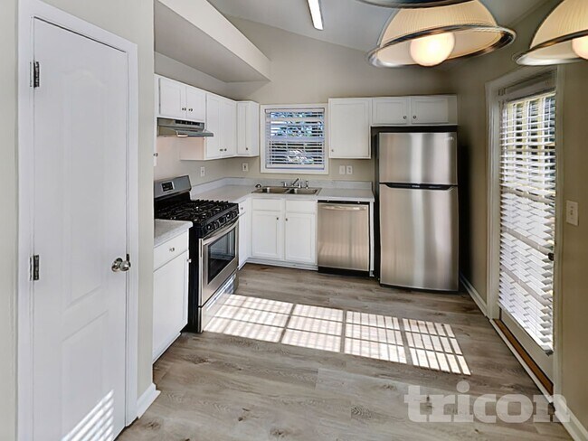 Foto del edificio - 166 Millwheel Dr