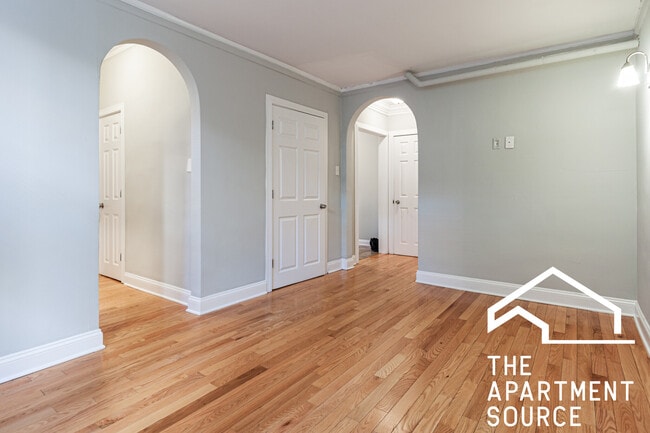 Building Photo - 544 W Surf St