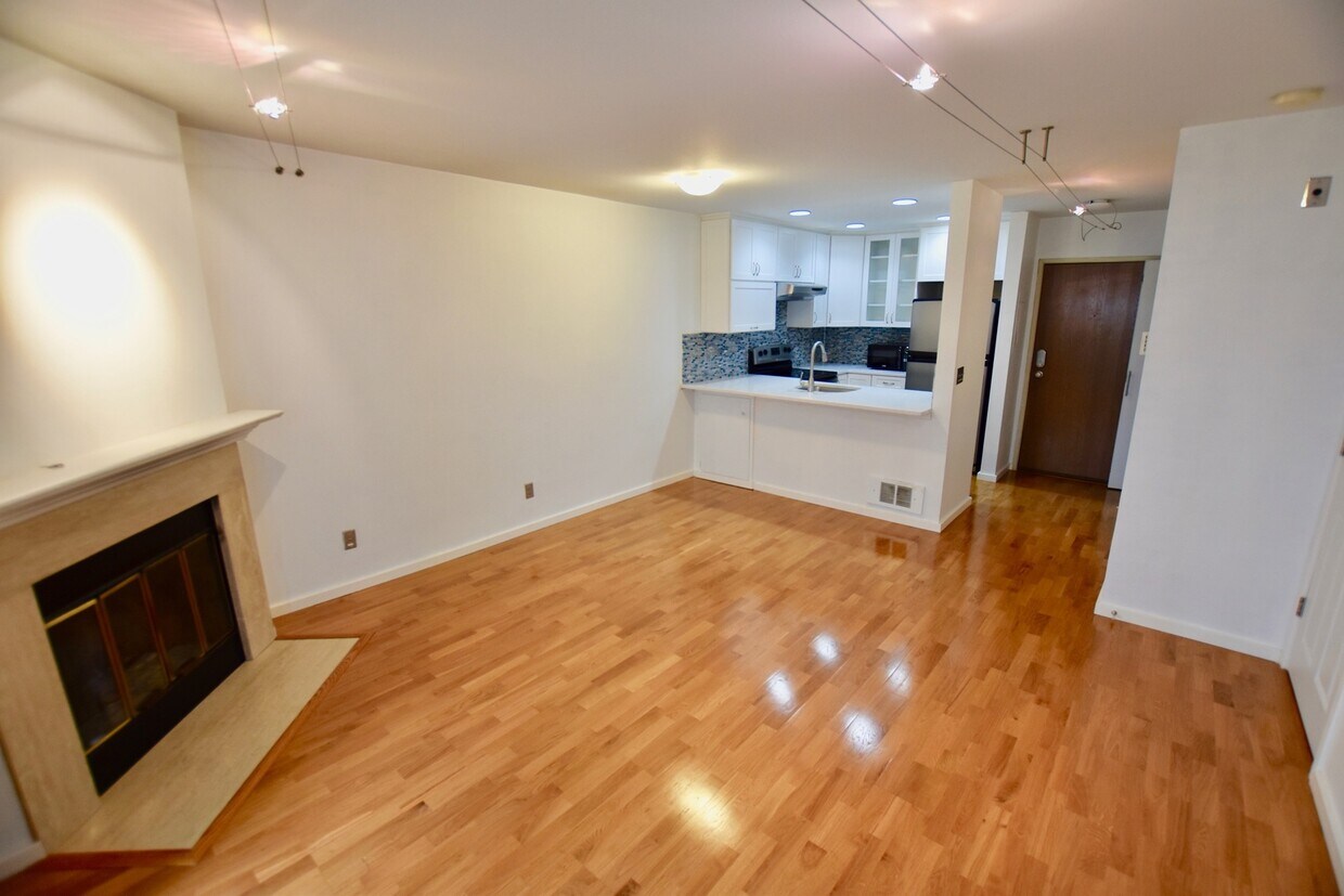 Primary Photo - Capitol Hill 1 Bedroom - Fantastic Location!