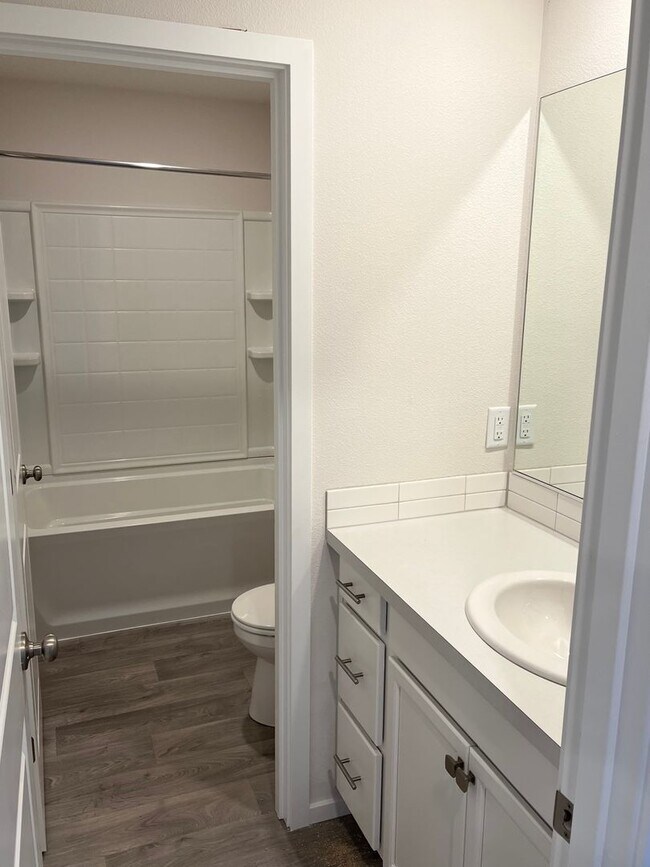 Building Photo - New Construction! Four Bedroom Home in Woo...
