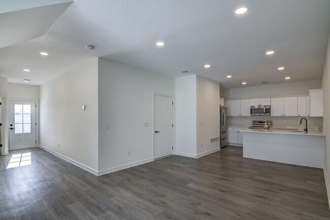 Foto del edificio - 2544 Dawes Place