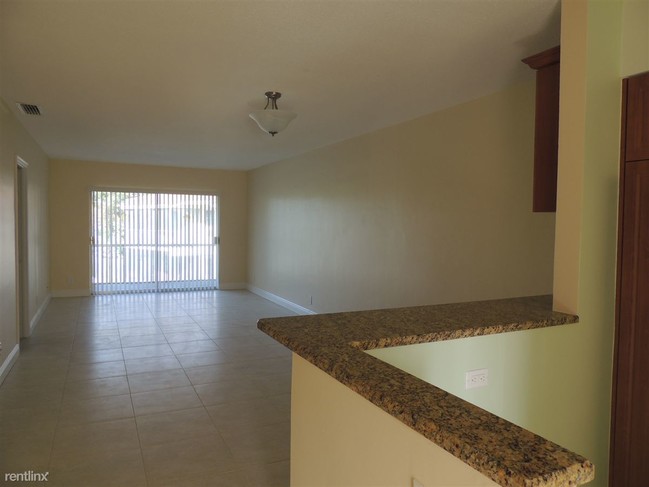 Living Dining Area - Terraces On The Green