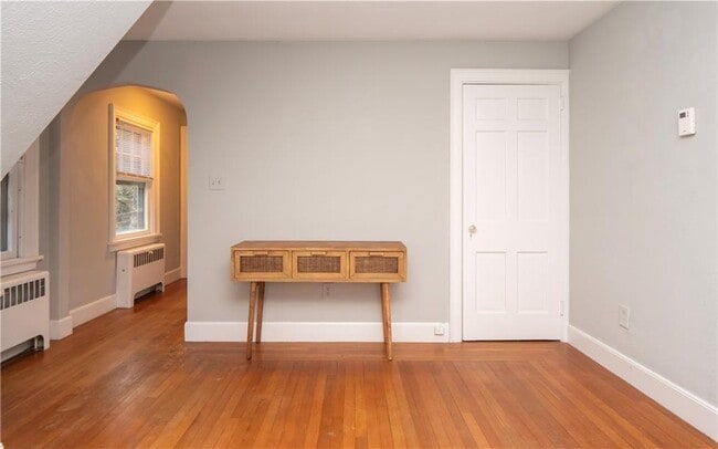 Building Photo - 118 Ruggles Ave