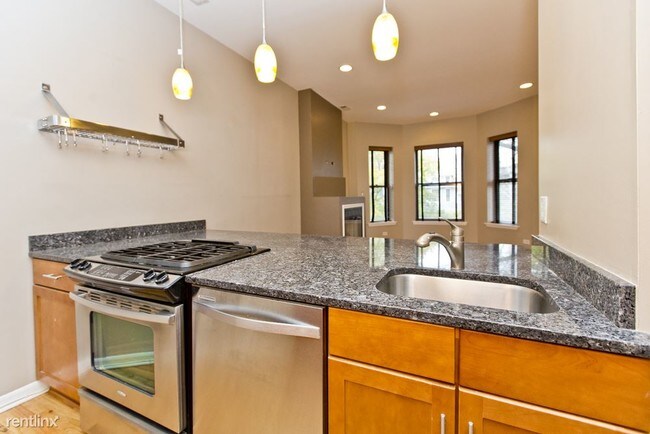 Foto del edificio - 4737 N Kenmore Ave