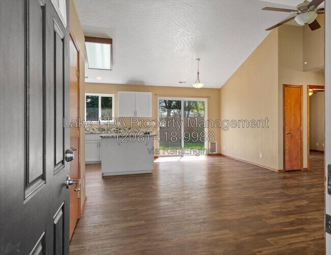 Foto del edificio - 8920 Torrey Ln