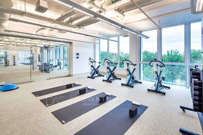 Foto del edificio - 678 N Orleans St