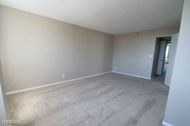 Foto del edificio - 220 Broadway Ave S