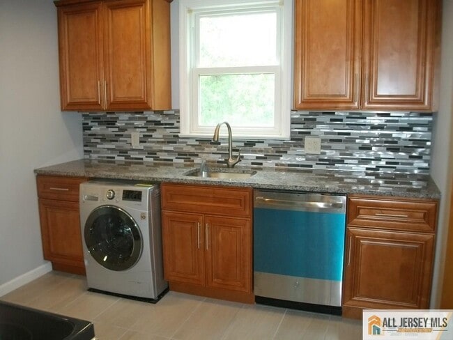 Foto del edificio - 6 Linwood Pl