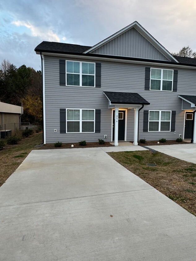 Primary Photo - New Construction! 3 bed 2.5 bath townhome