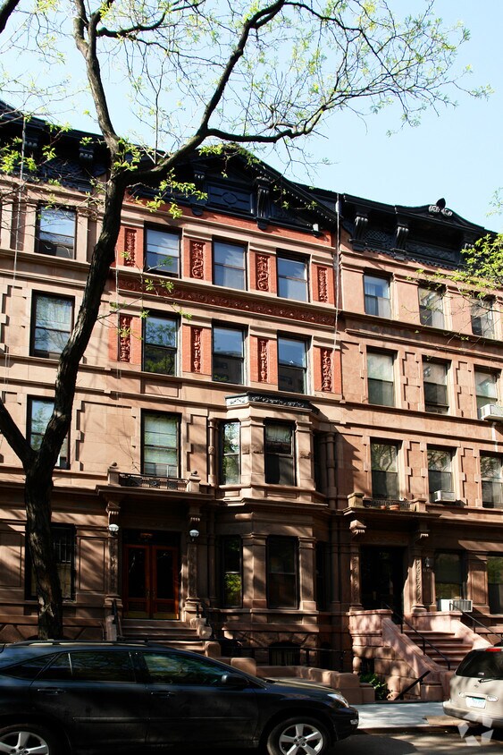Building Photo - 64 W 89th St