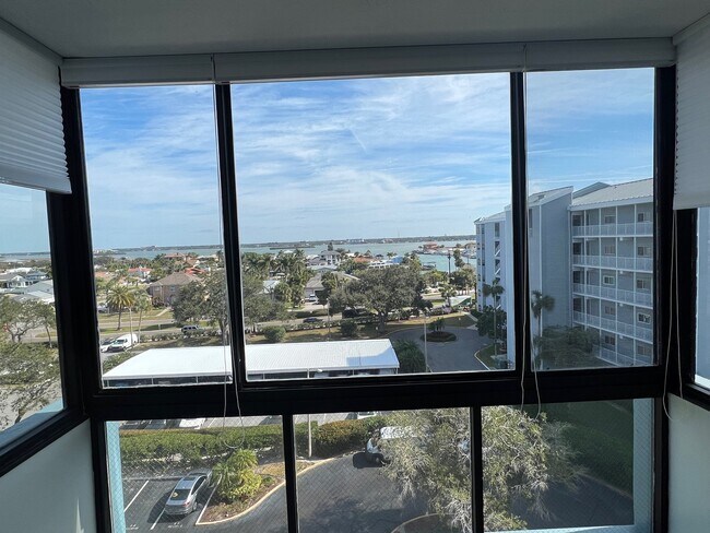 Foto del edificio - 644 Island Way