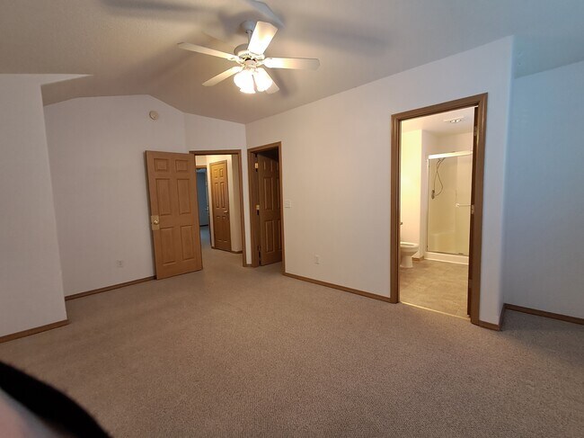 Foto del edificio - 2222 NE 137th Ct