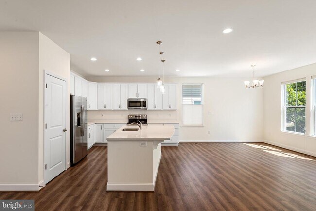 Building Photo - 105 Amberfield Ct