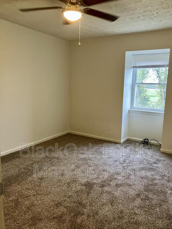Building Photo - 745 Perryville St