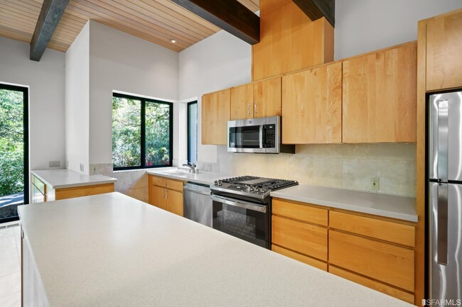 Foto del edificio - 1350 Grand View Dr