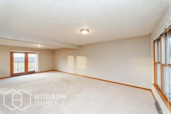 Foto del edificio - AVAILABLE NOW! - 4399 N Park Ave, Warren, ...