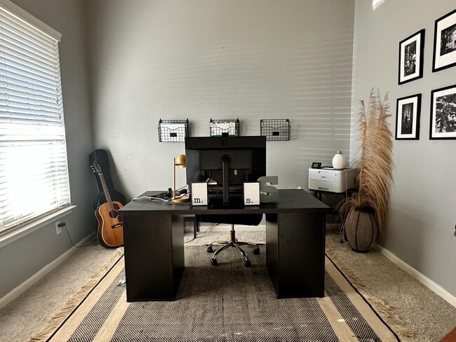 Foto del edificio - 24434 Sandusky Dr