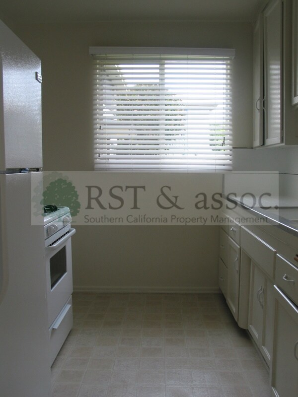Foto del edificio - 3186 S Barrington Ave