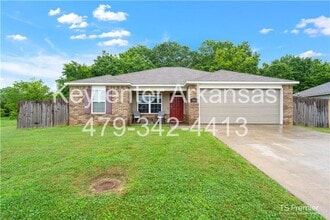 Building Photo - 1106 S Spritz Dr