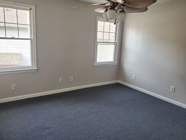 Foto del edificio - Just REDUCED Beautiful Townhouse Near Hwy 385