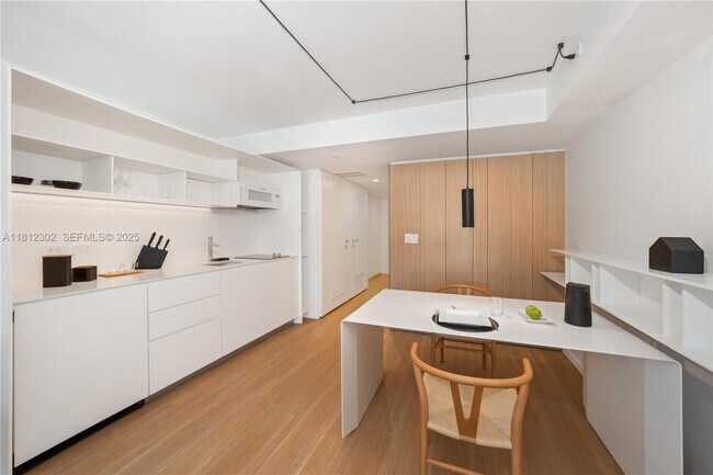 Building Photo - 291 Bal Bay Dr